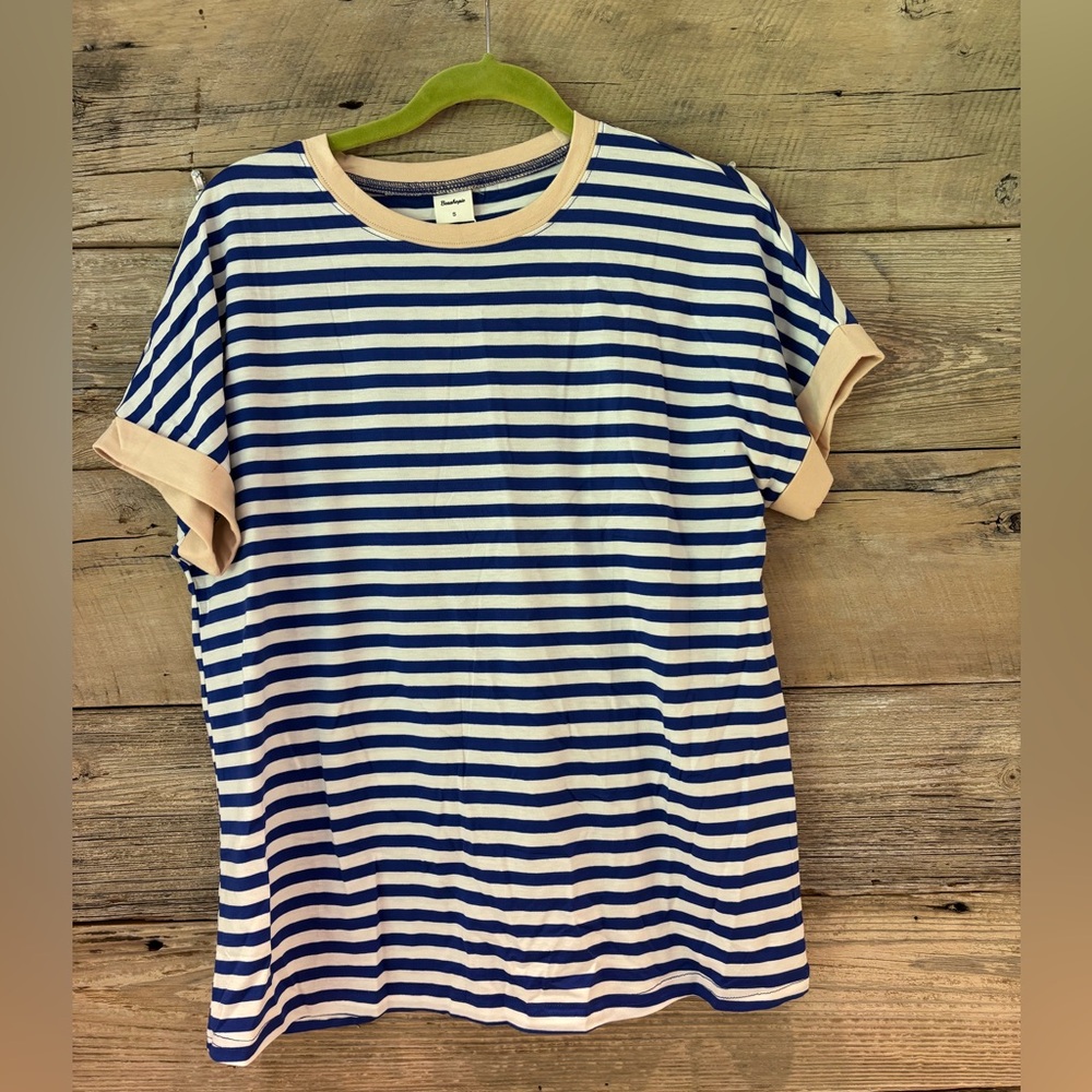 💥Amazon Blue and White Striped Tee